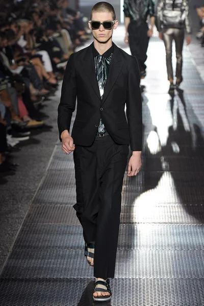 Look 42